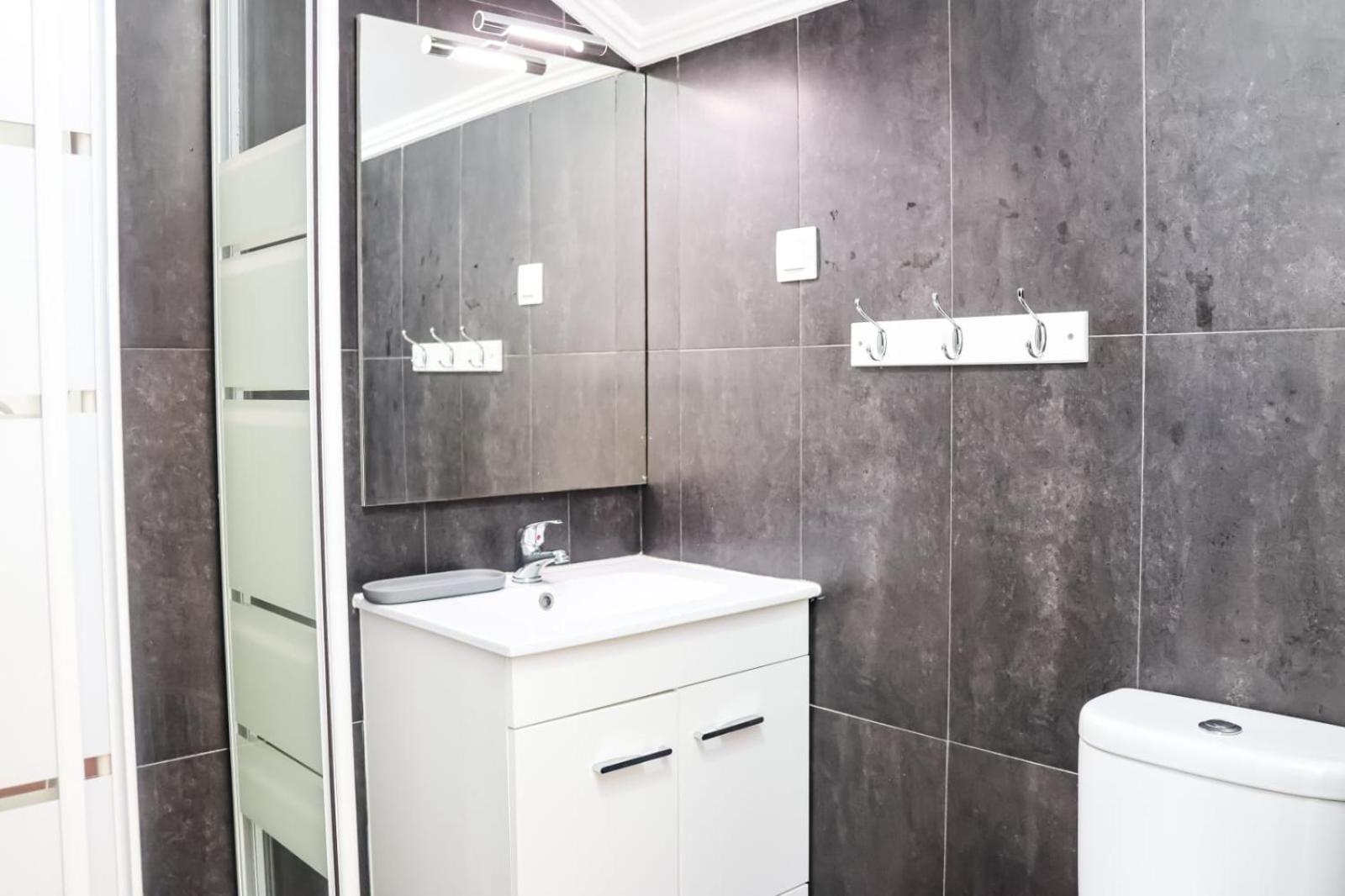 Residencia Queiros - Apartamento T1 Lisbon Bagian luar foto