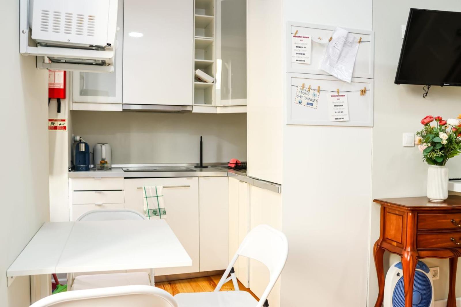 Residencia Queiros - Apartamento T1 Lisbon Bagian luar foto