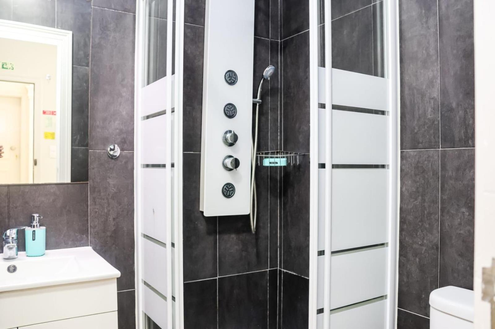Residencia Queiros - Apartamento T1 Lisbon Bagian luar foto